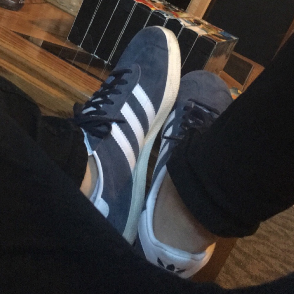 Navy adidas gazelle
